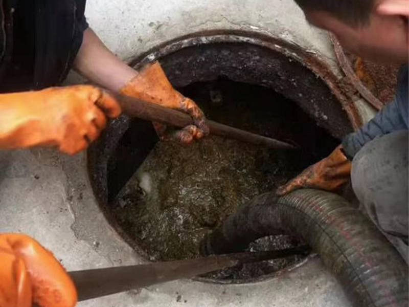 杞县清理化粪池时如何避免沼气的危害?